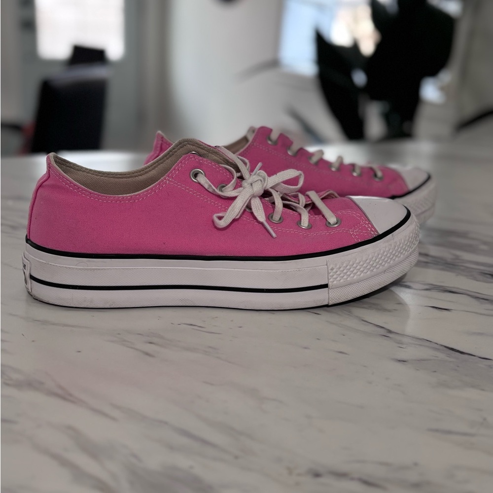 Pink converse women platefrom size 11